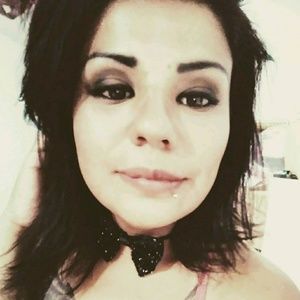 Meet your Posher, Elaine